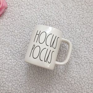 🦄 Rae Dunn HOCUS POCUS Mug